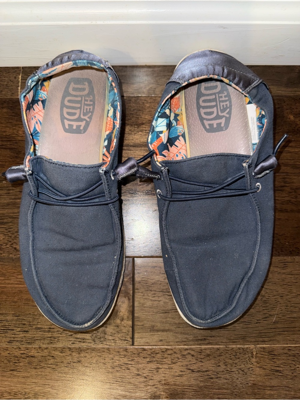 HEYDUDE Wendy Canvas Women’s Size 10 Navy Blue Slip On Loafers Casual Shoes - Picture 2 of 7